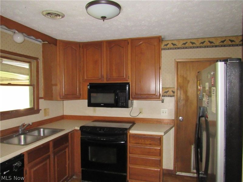 10940 Julie Street NE, Alliance, OH 44601 Photo 9