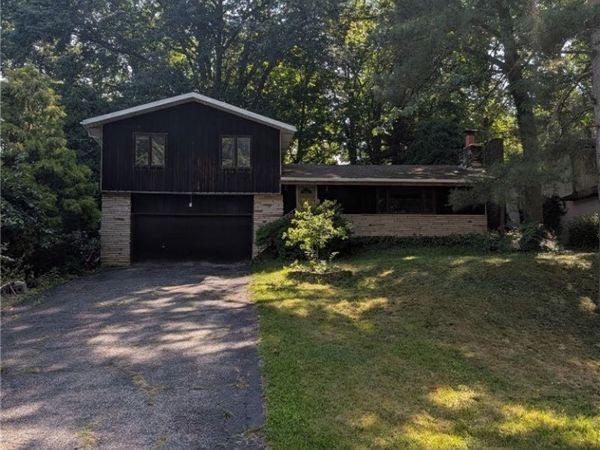 3791 Butterfield Drive, Akron, OH 44319