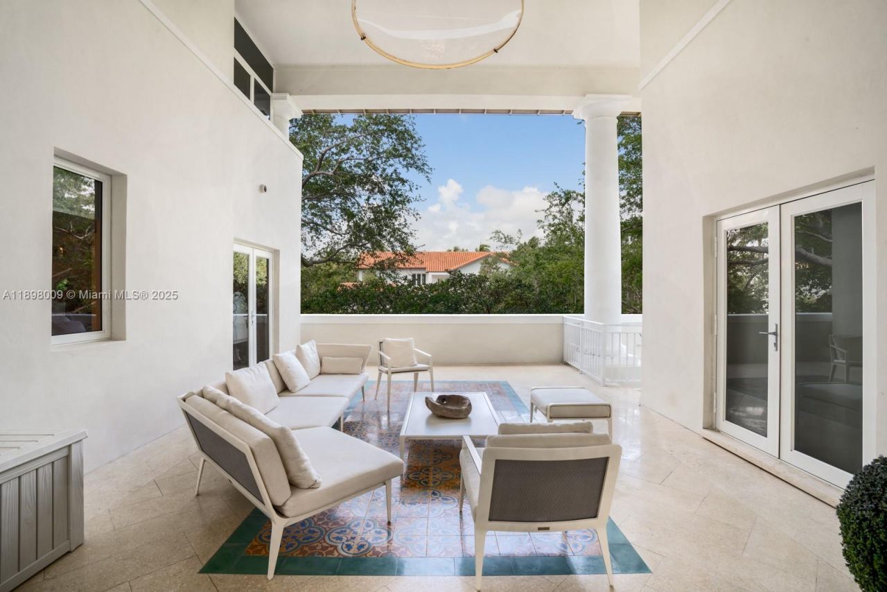 112 Paloma Dr, Coral Gables, FL 33143 Photo