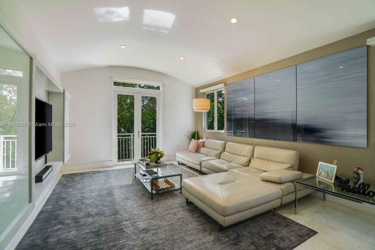 112 Paloma Dr, Coral Gables, FL 33143 Photo