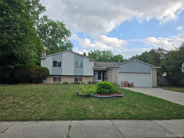 2310 Cumberland Drive, Troy, Mi 48085
