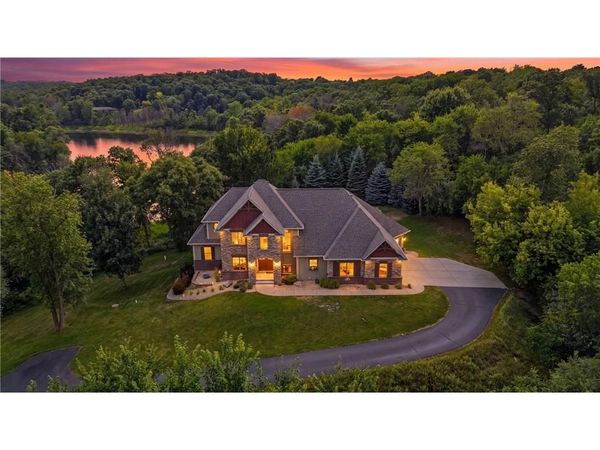 905 Highlander Trail, Hudson, WI 54016
