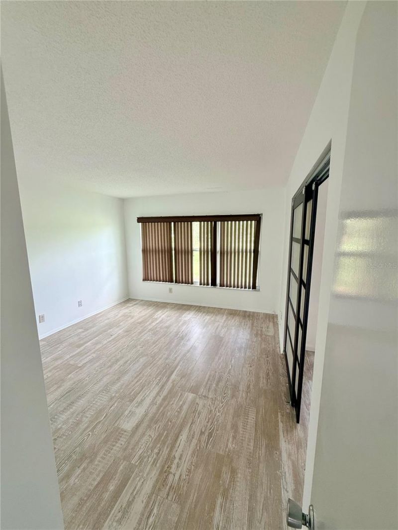 7880 Palm Aire Lane, Unit 203, Sarasota, FL 34243 Photo