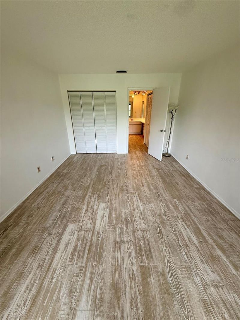 7880 Palm Aire Lane, Unit 203, Sarasota, FL 34243 Photo