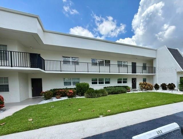 7880 Palm Aire Lane, Unit 203, Sarasota, FL 34243 Photo