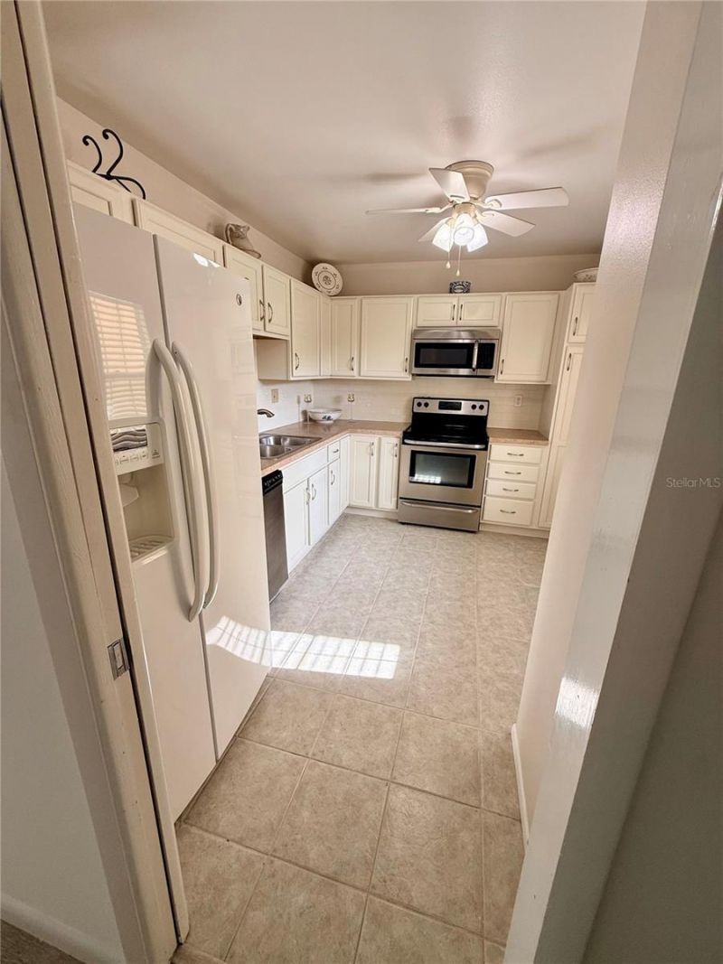 7880 Palm Aire Lane, Unit 203, Sarasota, FL 34243 Photo
