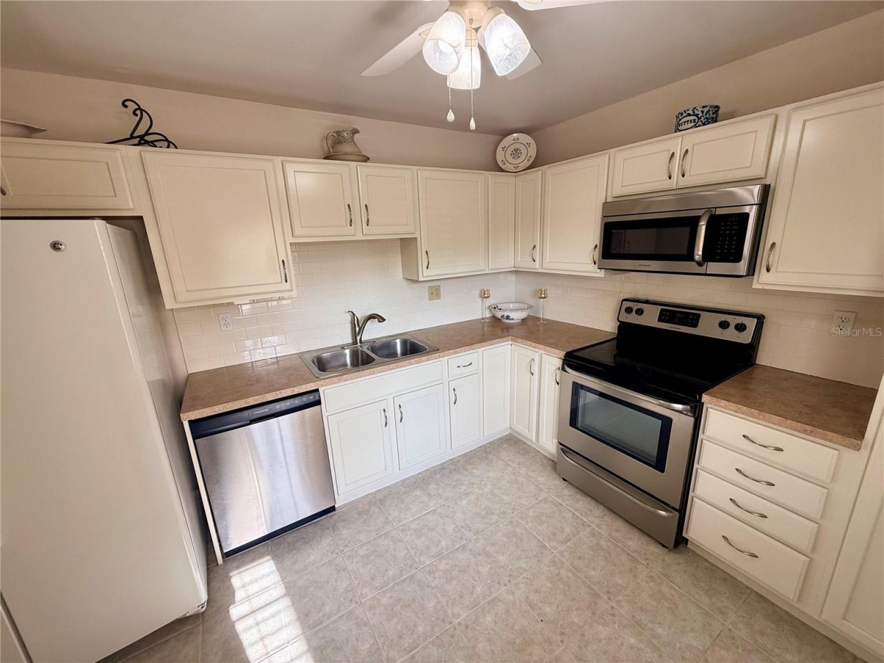 7880 Palm Aire Lane, Unit 203, Sarasota, FL 34243 Photo