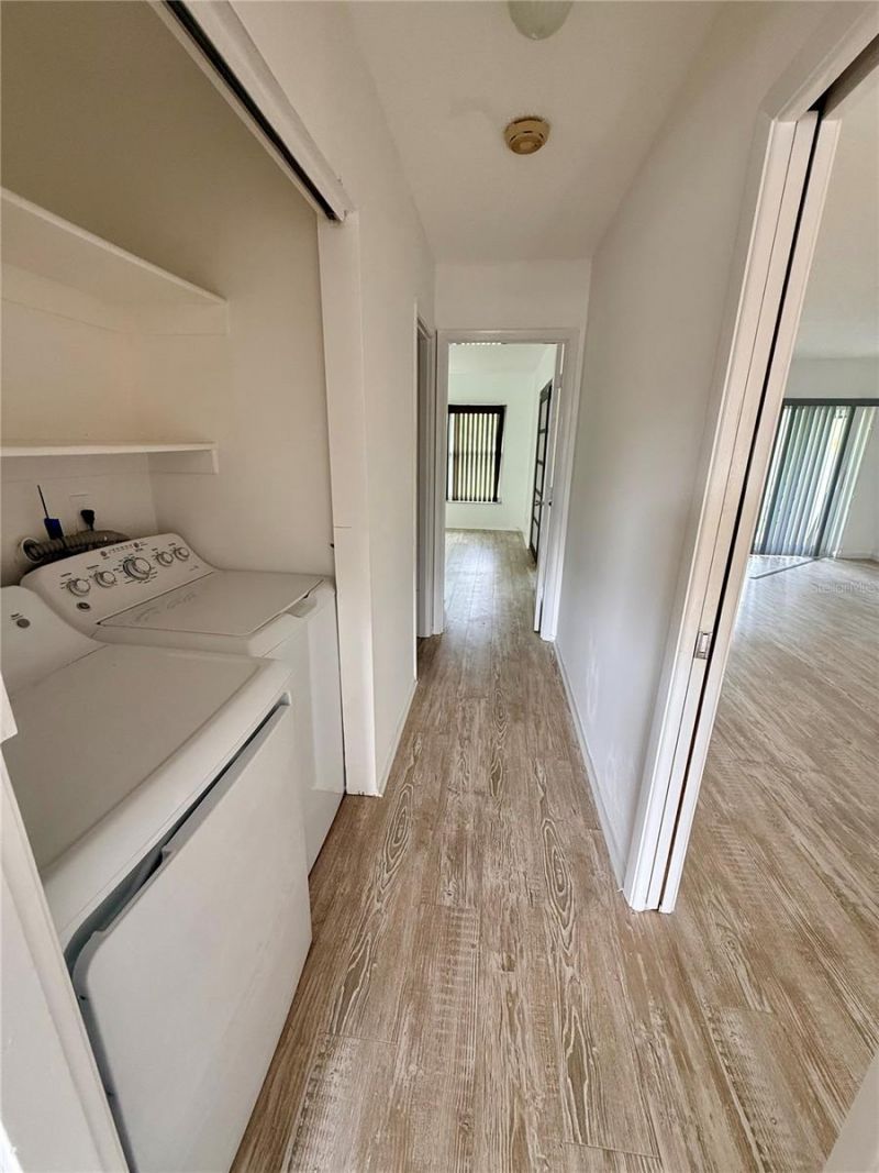 7880 Palm Aire Lane, Unit 203, Sarasota, FL 34243 Photo