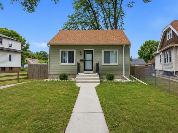 4555 N 39th STREET, Milwaukee, WI 53209