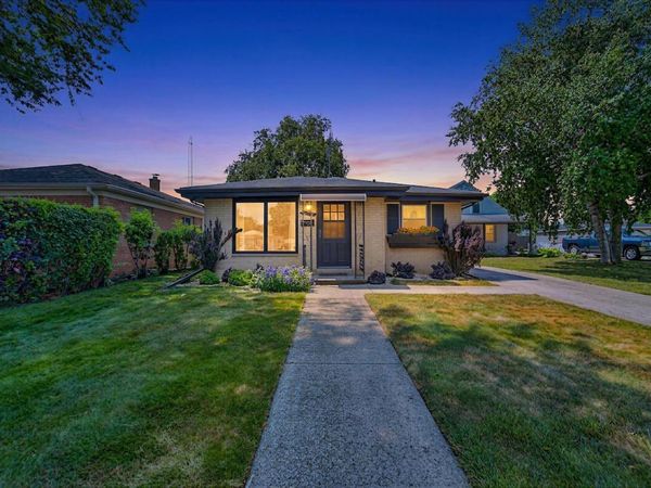 2410 Monroe AVENUE, Racine, WI 53405