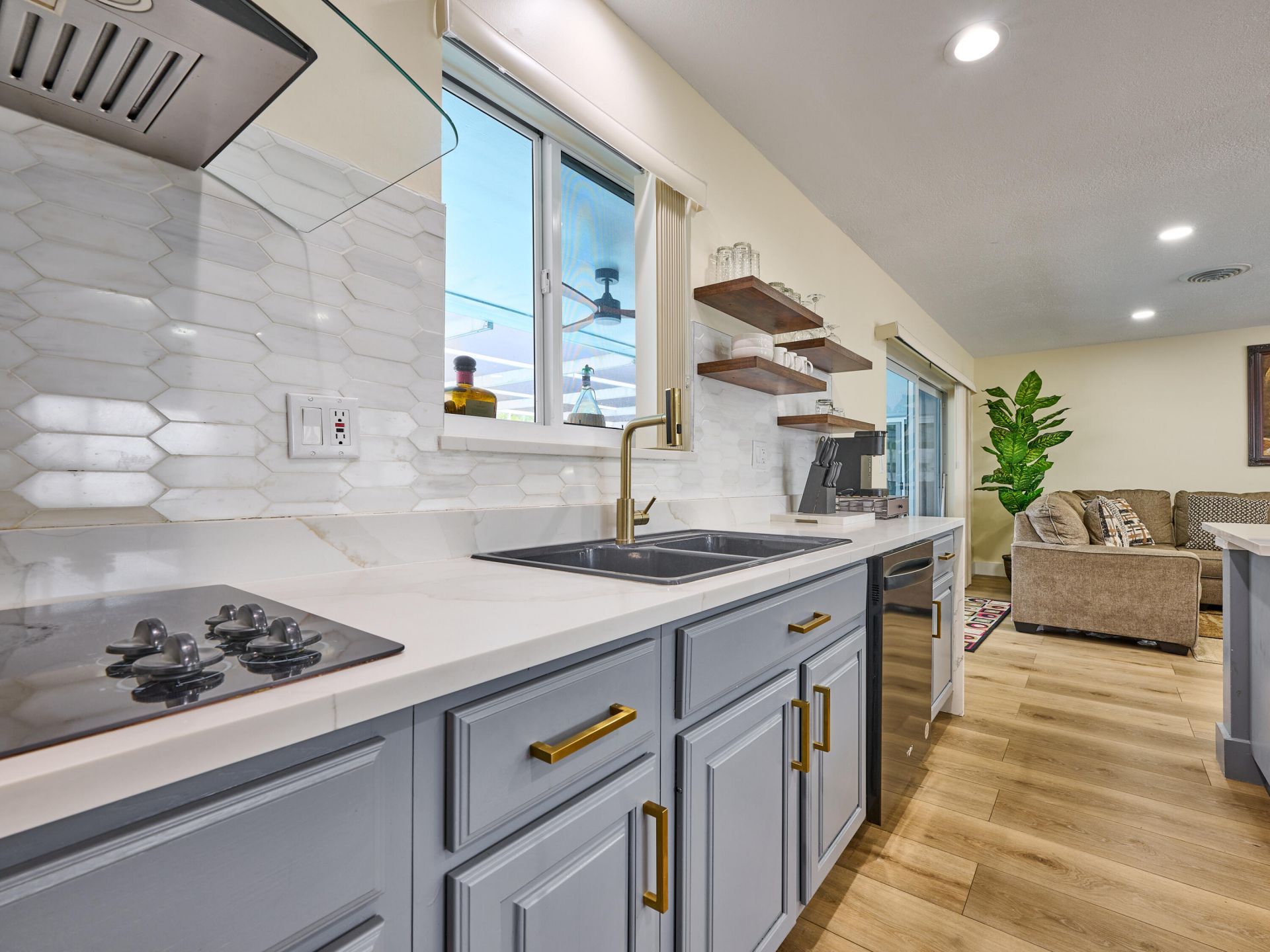 19615 NW 14th Avenue, Miami, FL 33169 Photo