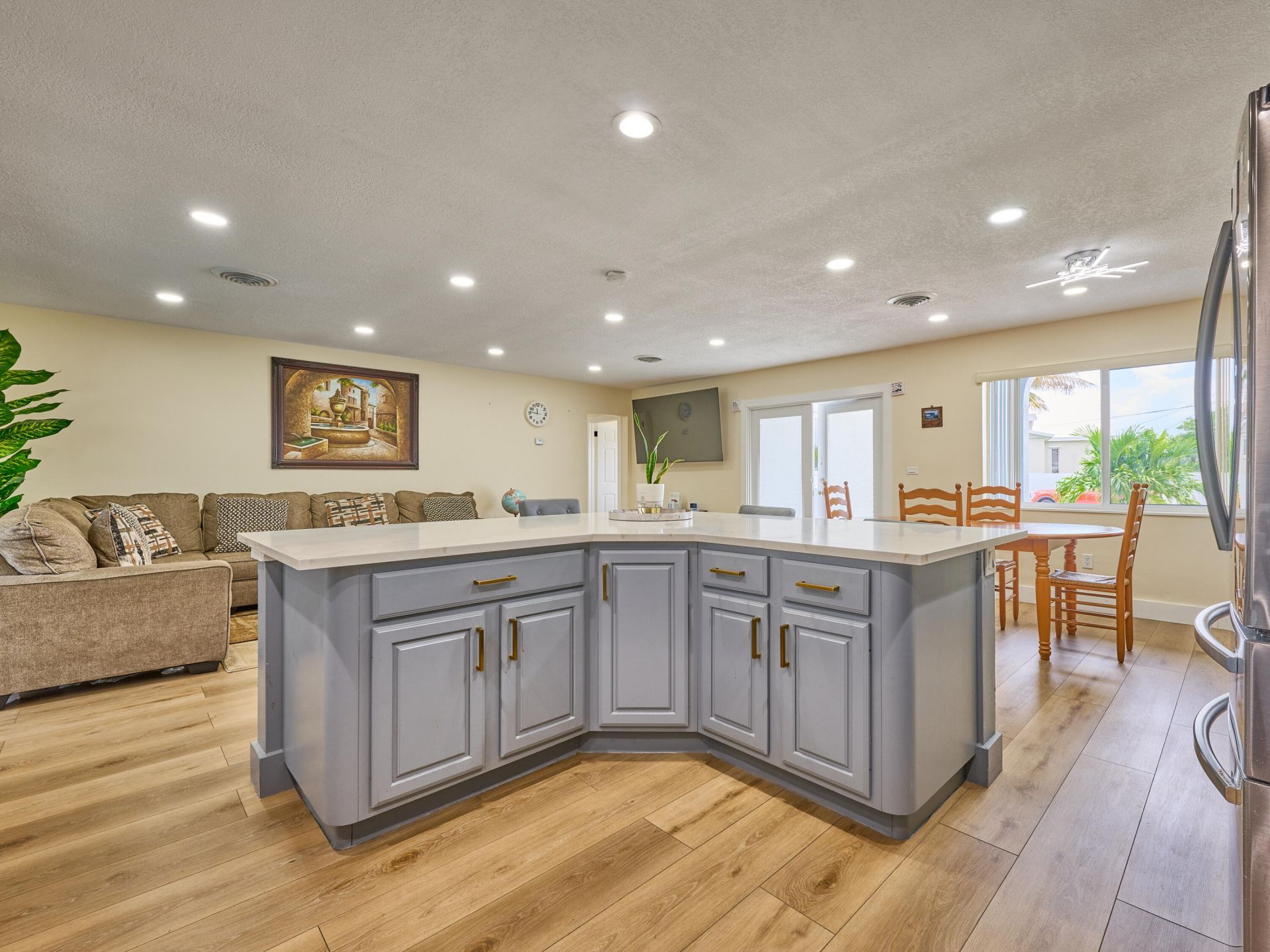 19615 NW 14th Avenue, Miami, FL 33169 Photo
