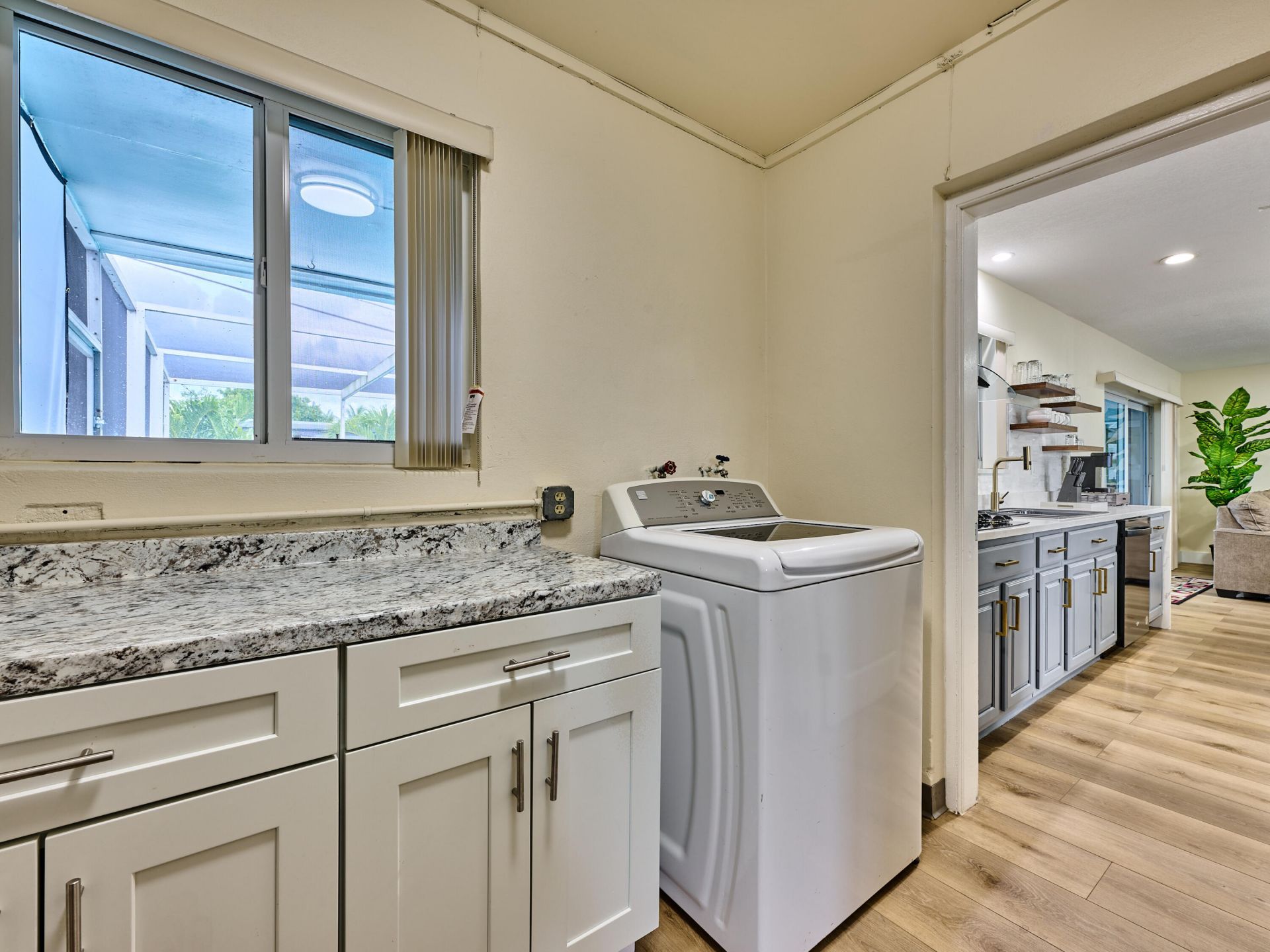 19615 NW 14th Avenue, Miami, FL 33169 Photo