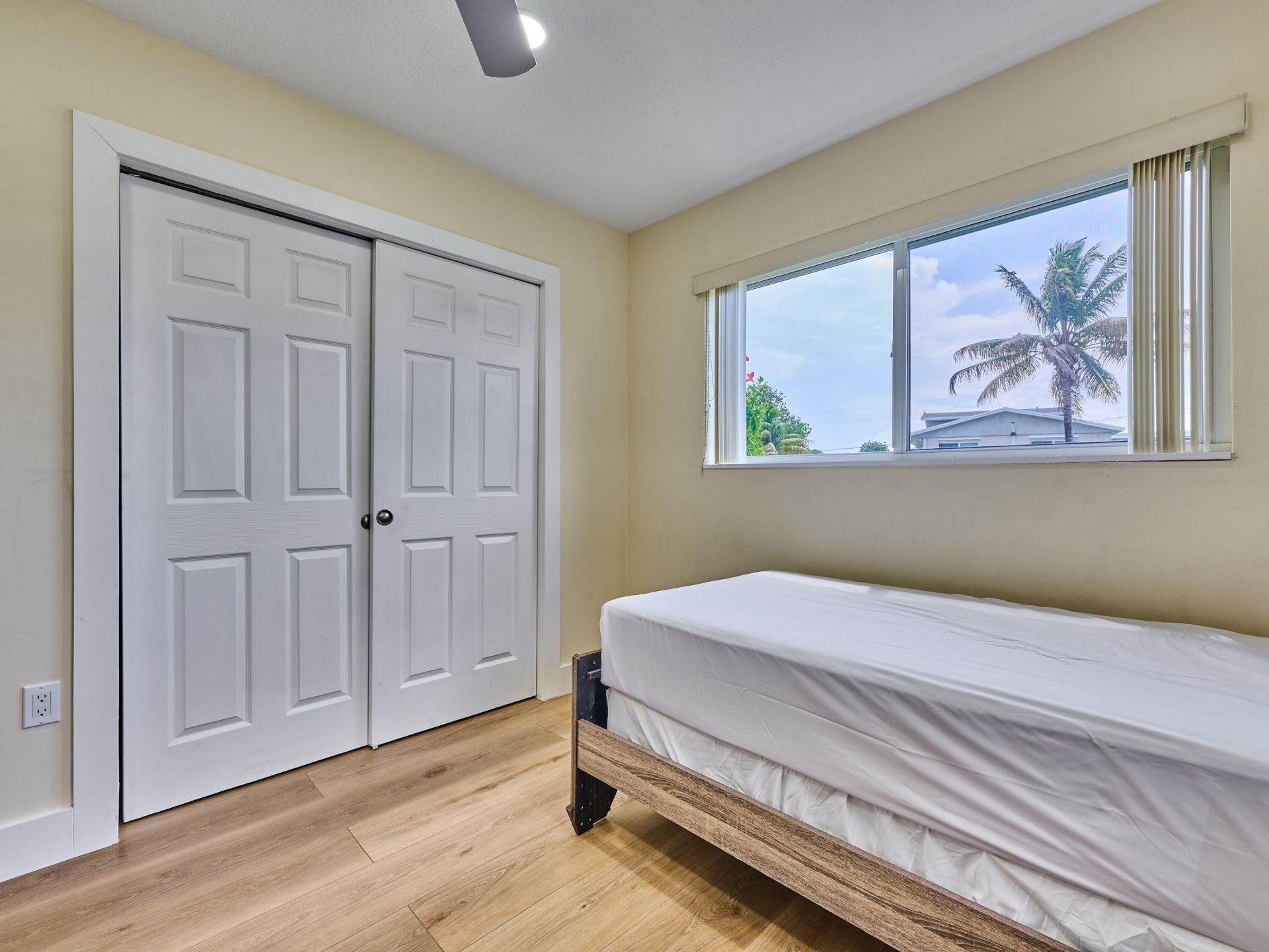 19615 NW 14th Avenue, Miami, FL 33169 Photo
