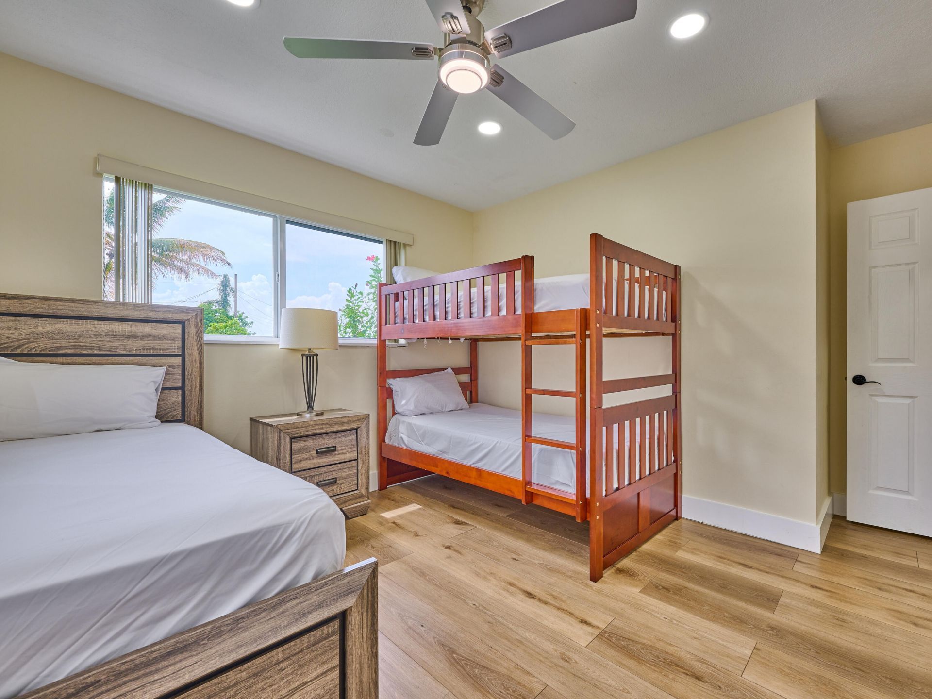 19615 NW 14th Avenue, Miami, FL 33169 Photo