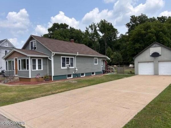 827 MAINVILLE Drive , Bloomsburg, PA 17815