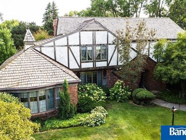 401 W Lochland Road, Hastings, NE 68901