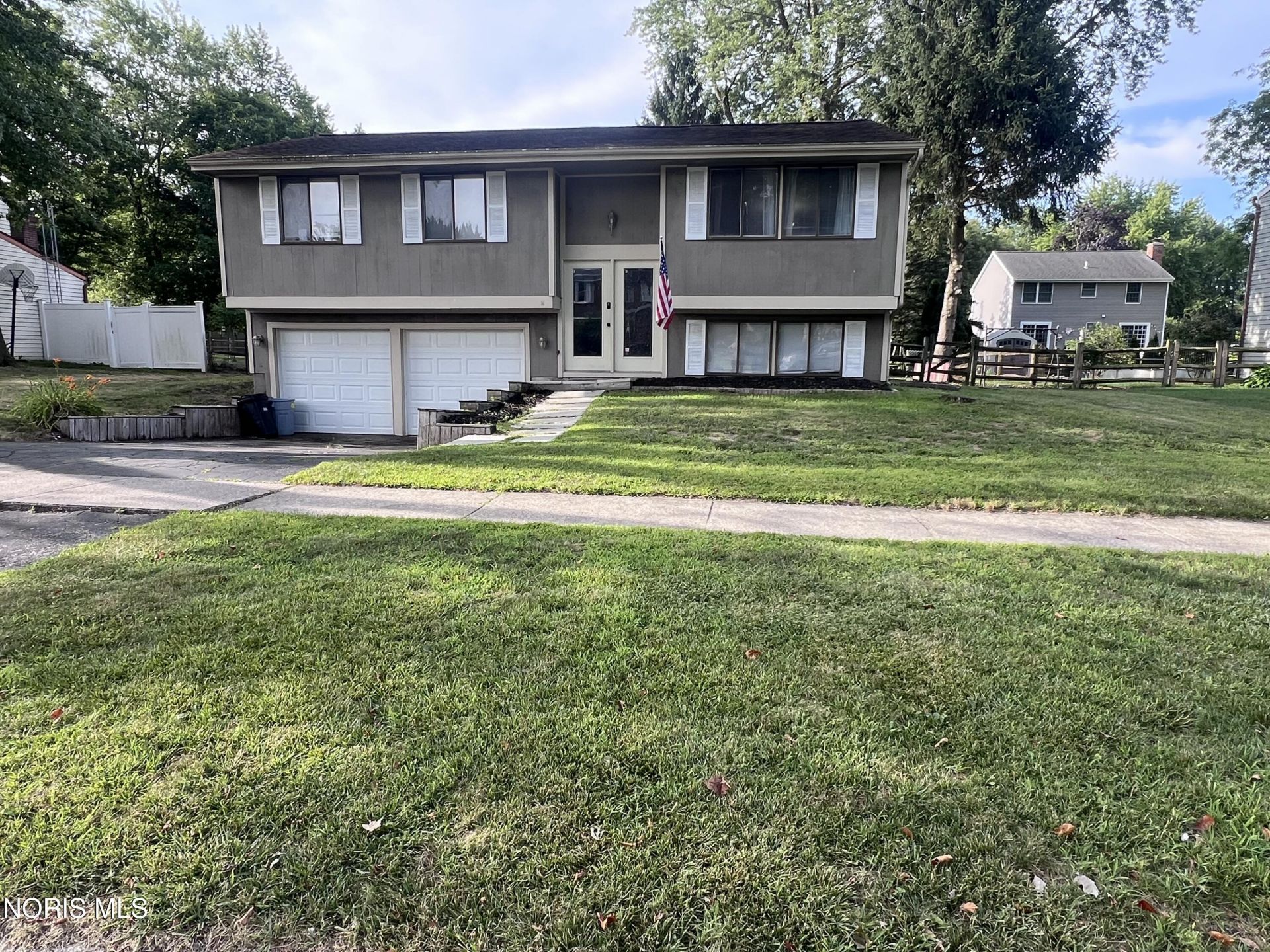 6715 Denbridge Drive, Sylvania, OH 43560 Main Photo