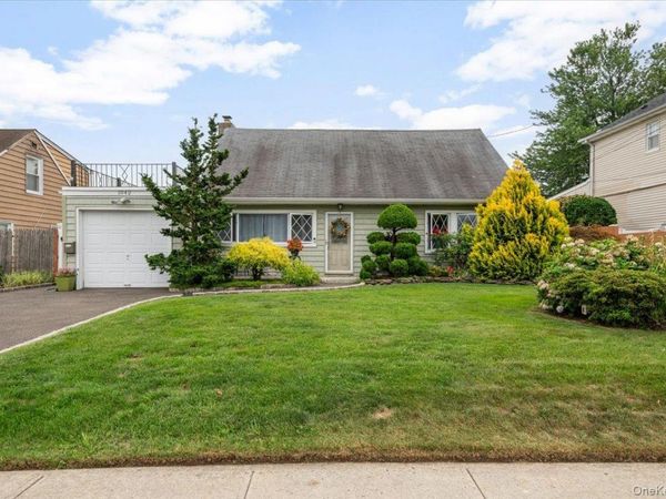 1042 Jefferson Street , Baldwin, NY 11510