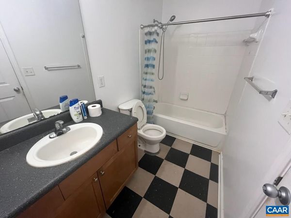 195 YELLOWSTONE DR , Unit 203, Charlottesville, VA 22903