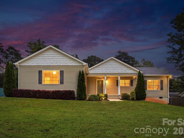 4888 Slanting Bridge Road , Sherrills Ford, NC 28673