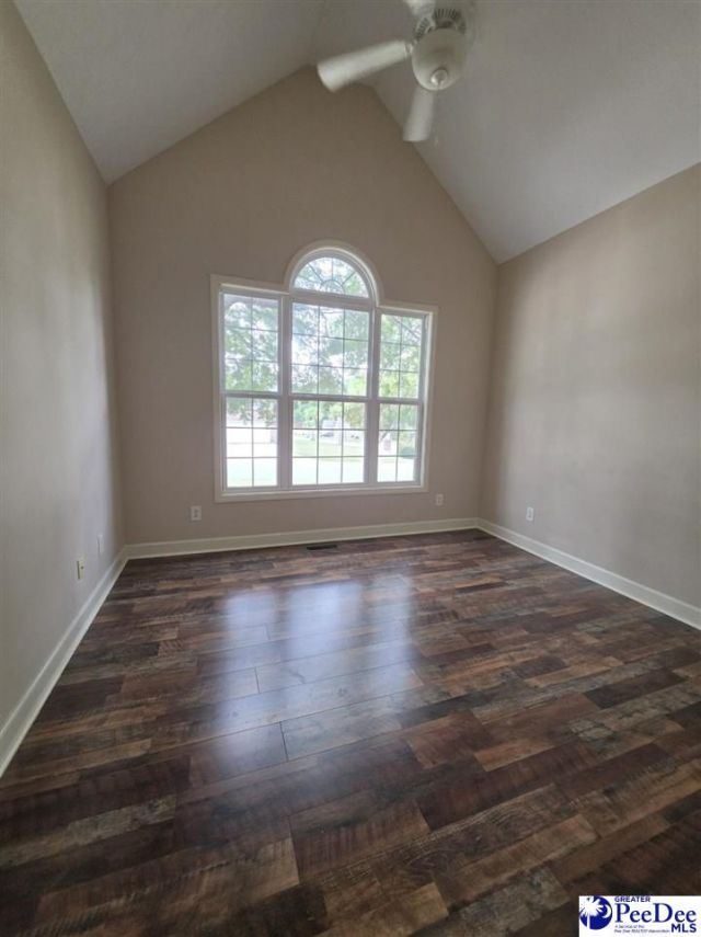995 Maggie Way Photo 5