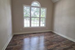 995 Maggie Way photo 4
