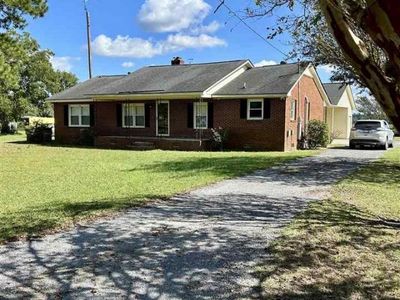 298 Planters Road, Kingstree, SC 29556