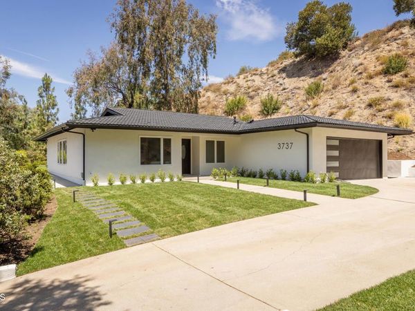 3737 San Augustine Drive, Glendale, CA 91206
