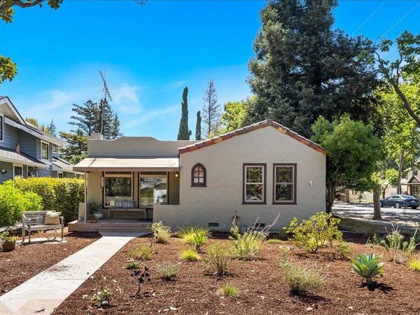 981 College Avenue, Palo Alto, CA 94306