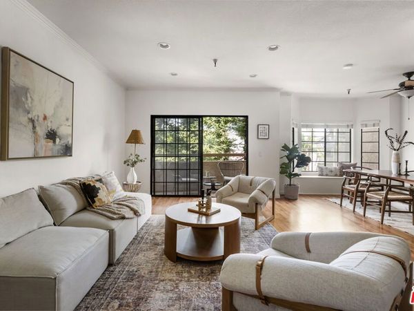 14630 Dickens Street, Unit 202, Los Angeles, CA 91403