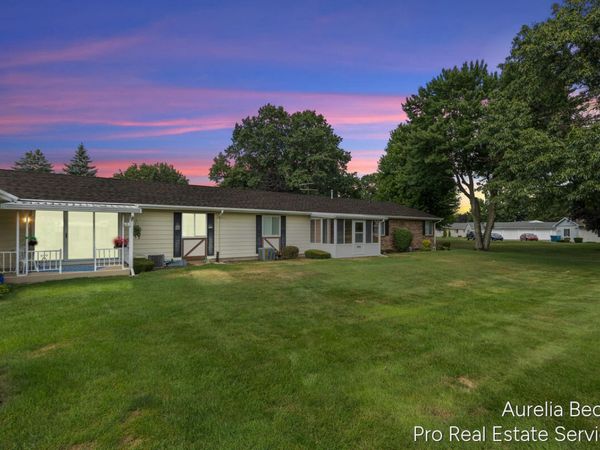 5812 Leisure South Drive SE, Grand Rapids, MI 49548