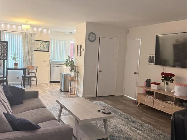955 Postal Way, Unit 2, Vista, CA 92083