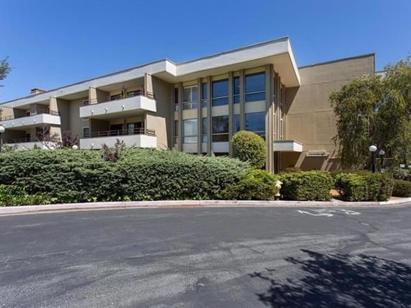 10 Scenic Way, Unit 212, San Mateo, CA 94403