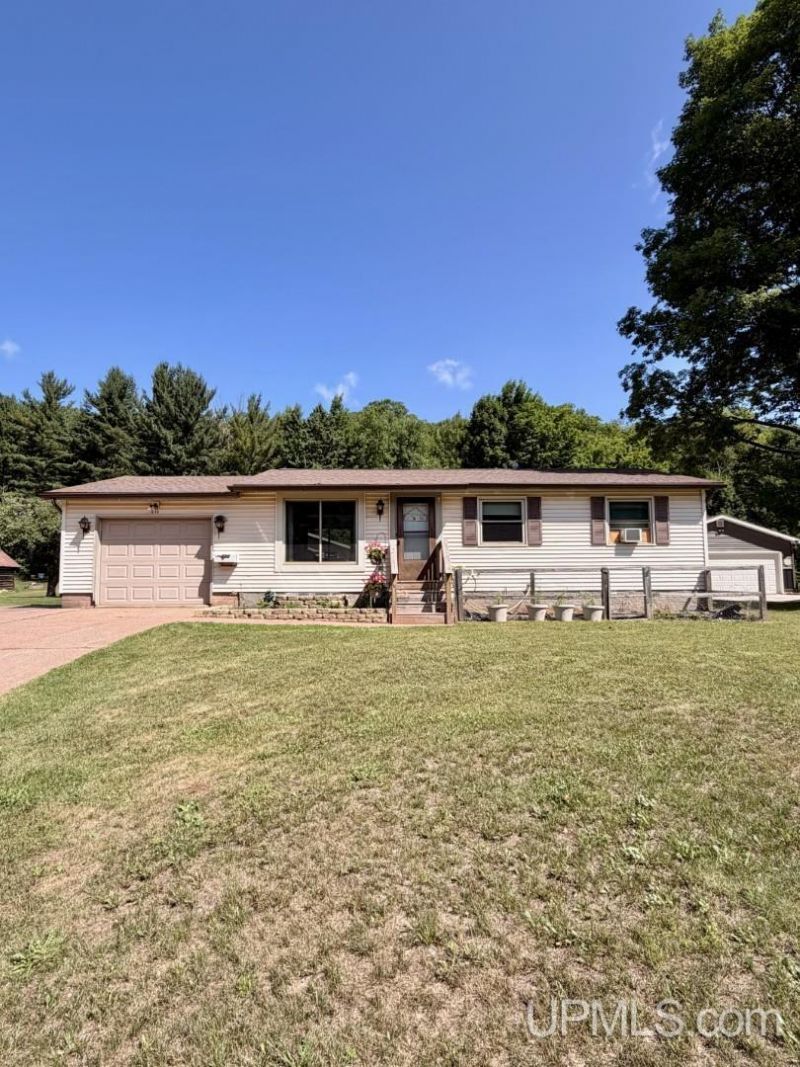 636 County Road, Negaunee, MI 49866 Main Photo