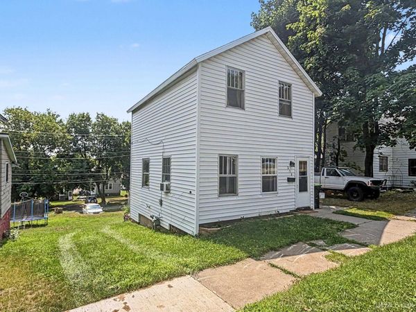 213 W Brown Street, Iron Mountain, MI 49801