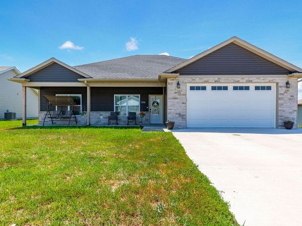 1736 Savannah Court, Mexico, MO 65265
