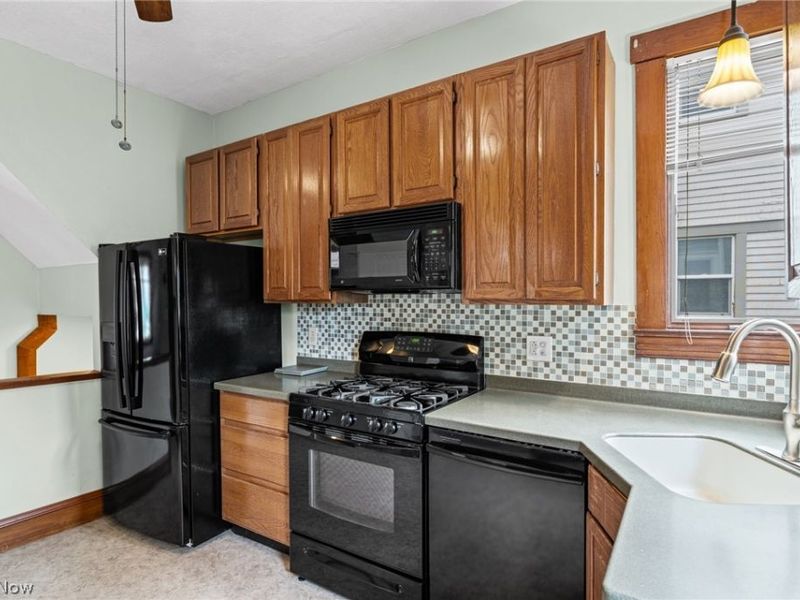 1312 Saint Charles Avenue, Lakewood, OH 44107 Photo 12