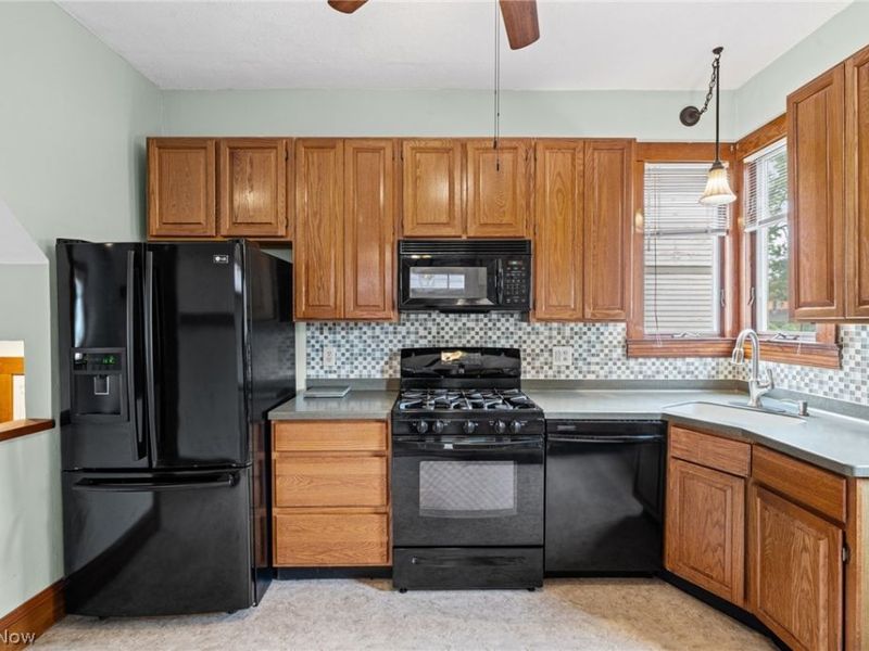 1312 Saint Charles Avenue, Lakewood, OH 44107 Photo 14