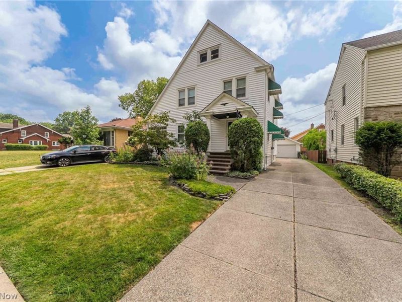 11008 Edgepark Drive, Garfield Heights, OH 44125 Photo 2