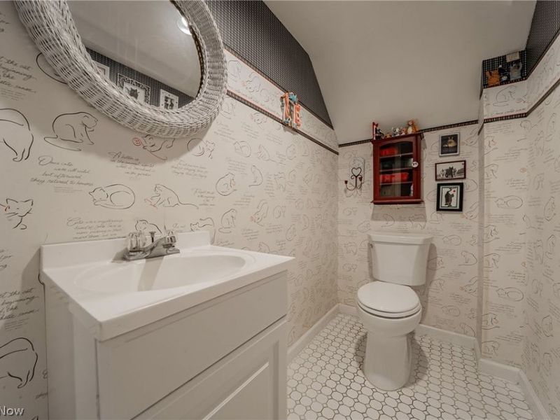 11008 Edgepark Drive, Garfield Heights, OH 44125 Photo 28