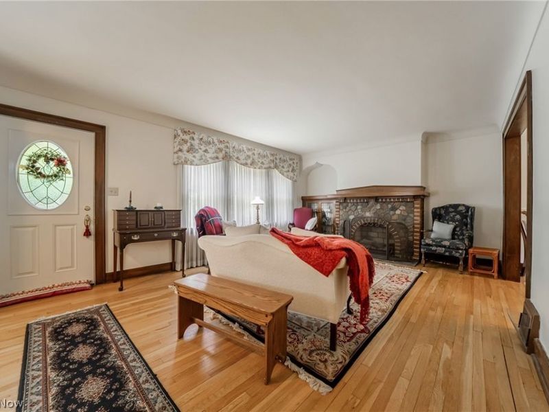 11008 Edgepark Drive, Garfield Heights, OH 44125 Photo 3