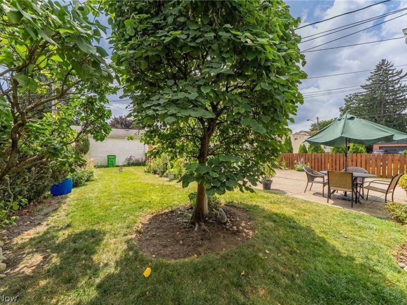 11008 Edgepark Drive, Garfield Heights, OH 44125 Photo 32