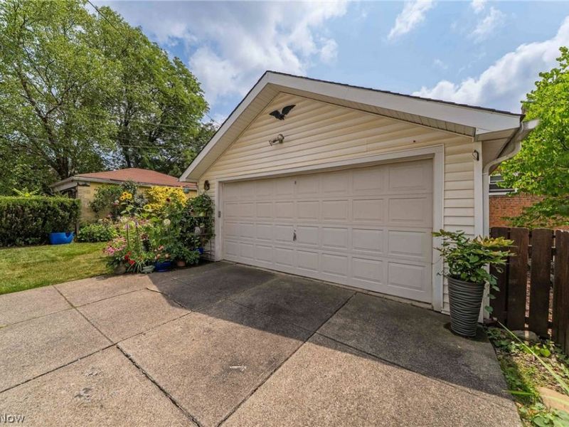 11008 Edgepark Drive, Garfield Heights, OH 44125 Photo 34