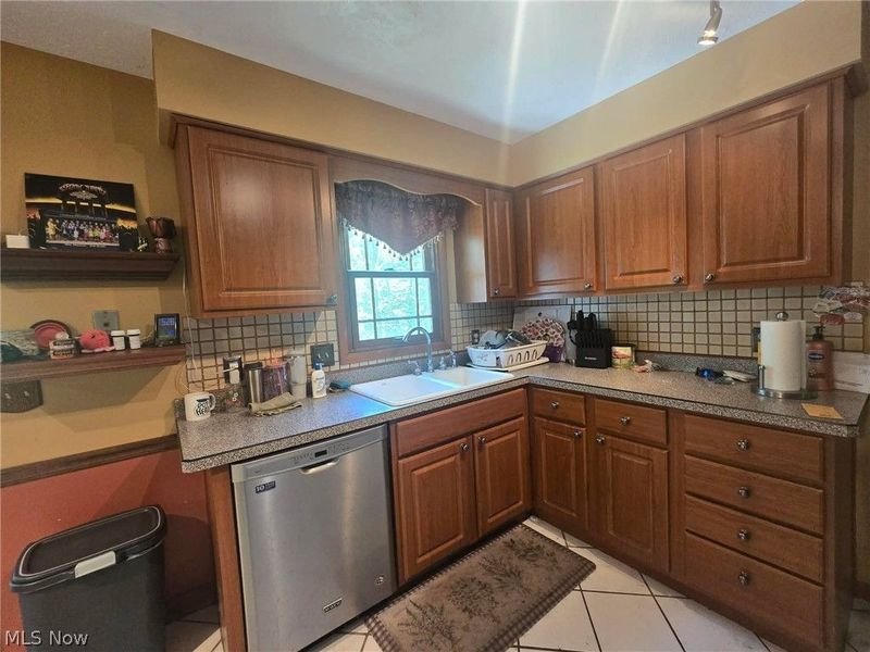 11709 Pinewood Trail, Chesterland, OH 44026 Photo 3
