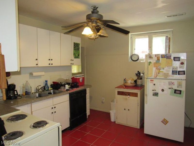 421 S Pleasant Street, Oberlin, OH 44074 Photo 6
