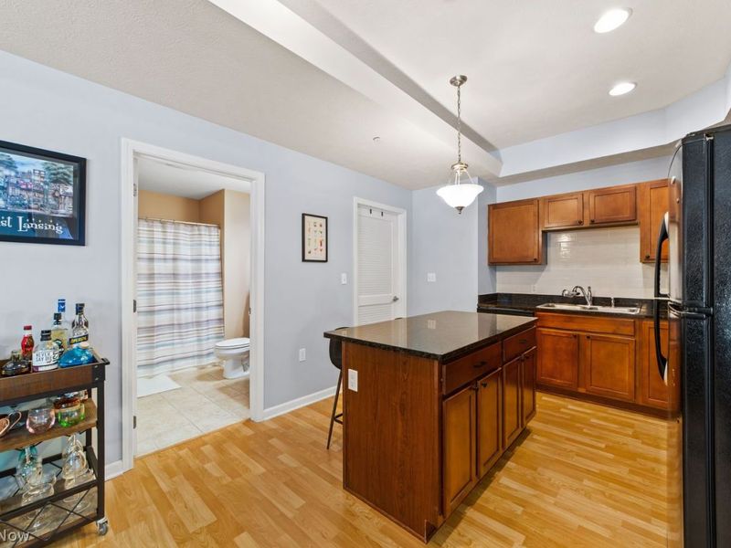 7507 Battery Park Boulevard, Cleveland, OH 44102 Photo 12