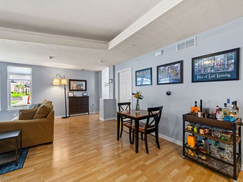 7507 Battery Park Boulevard, Cleveland, OH 44102 Photo 8