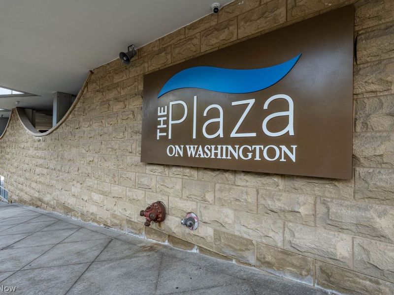 1237 Washington Avenue, Unit 1007, Cleveland, OH 44113 Photo 2