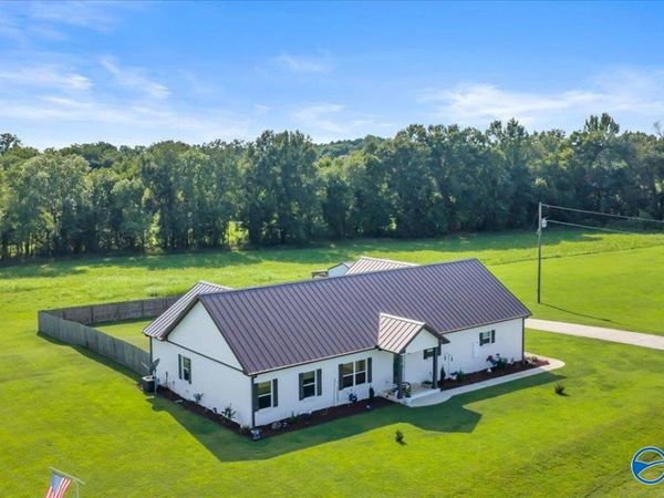 546 Maddox Road, Hartselle, AL 35640